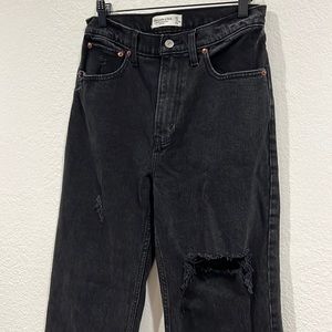 Abercrombie 90’s Relaxed Jean High rise